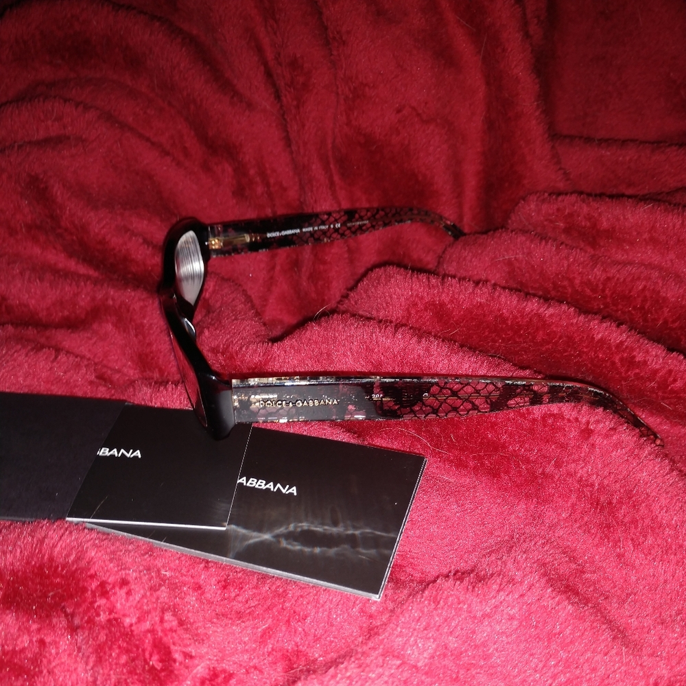 Dolce and Gabbana black lace eyeglasse - Picture 3 of 4
